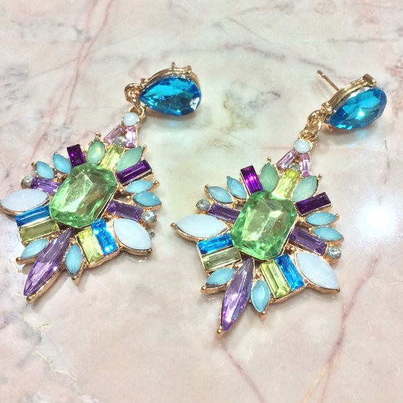 statement earrings - Picture 3 of 3