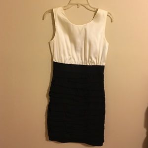 Pretty black and white dress