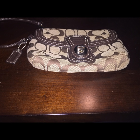 Authentic coach wristlet - Picture 2 of 2