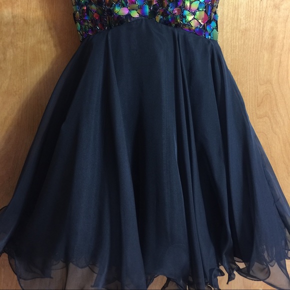 Cute Homecoming Dress!! - Picture 2 of 3