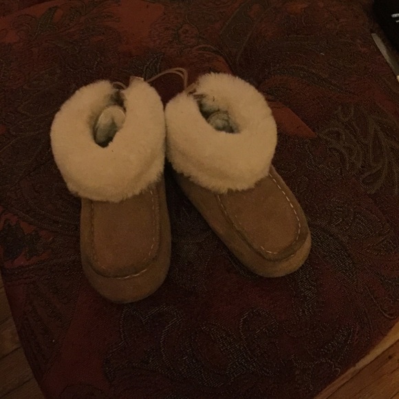 Baby uggs size 4/5