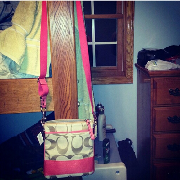 Coach purse - Picture 1 of 1