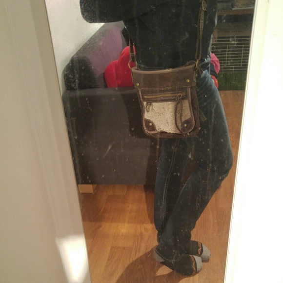 Side Purse - Picture 3 of 4