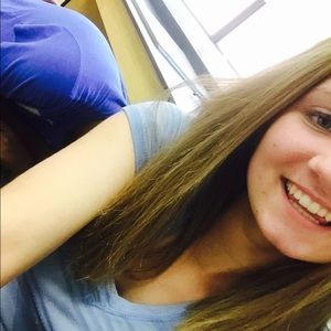 Meet your Posher, Elizabeth