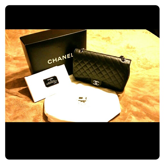 Chanel Black Quilted Caviar Jumbo Classic