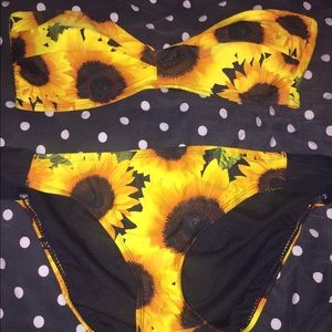 Sunflower bikini!🌻🌻