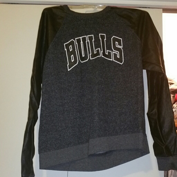 Bulls sweatshirt