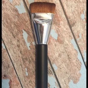 Large Face Contouring Brush