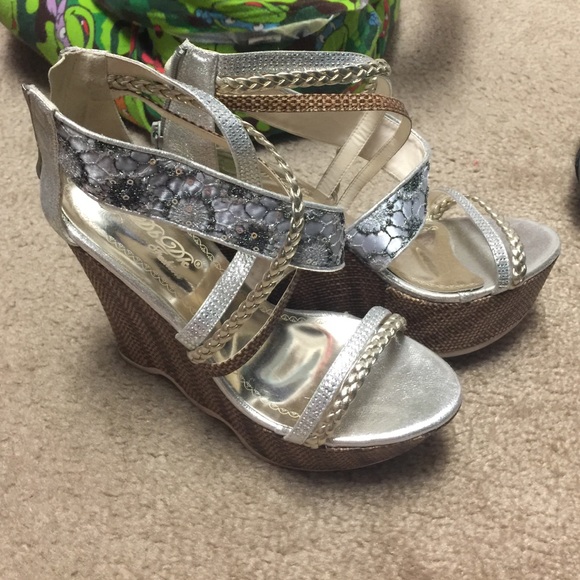 Silver, gold cork bottom wedges