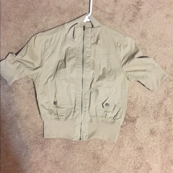 SHORT SLEVE Coat - Picture 2 of 2