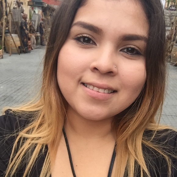 Meet your Posher, Yesica