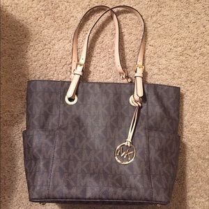 Michael Kors Jet Set Logo Tote - Brown