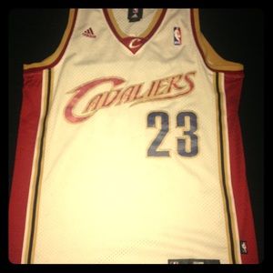 Lebron James Cavaliers jersey #23