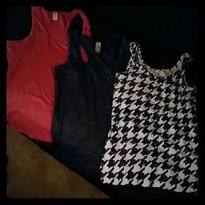 Bundle of 3 tanks