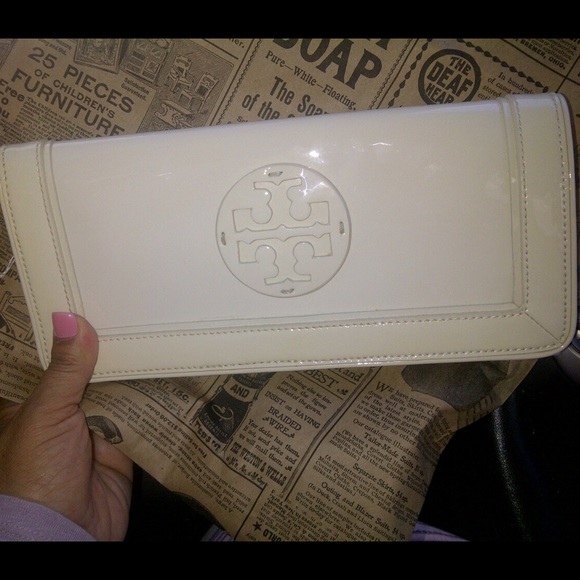 Tory Burch clutch or wallet 100% authentic