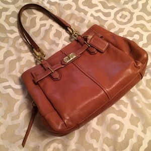Coach leather handbag PRICE FIRM