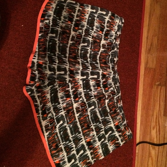 Shorts - Picture 3 of 3