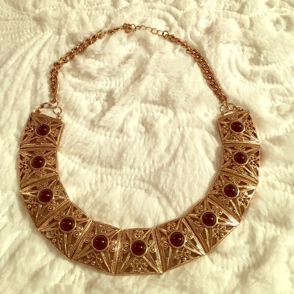 Costume jewelry black and gold necklace
