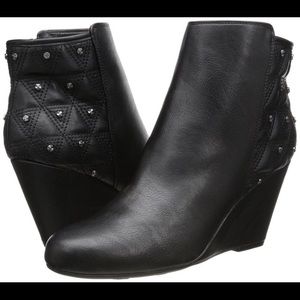 LIKE NEW ✨✨ Fergalicious woman's overkill boot