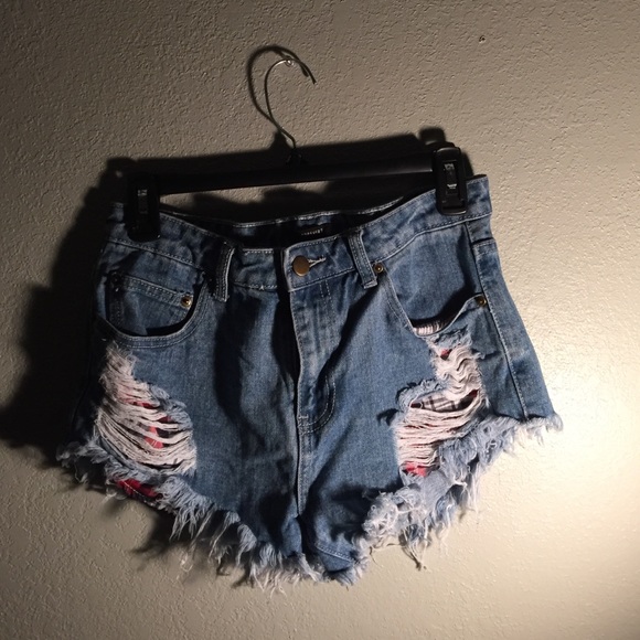 Festival torn high wasted shorts
