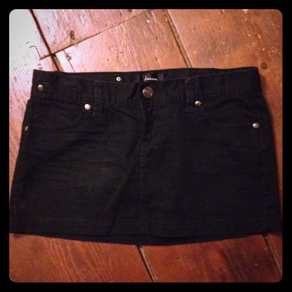 Black Jean Stradivarius mini skirt