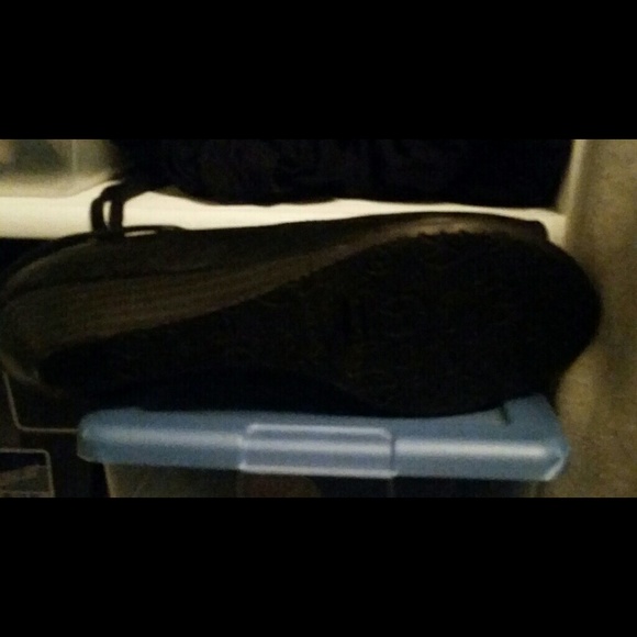 Sandals - Picture 2 of 3