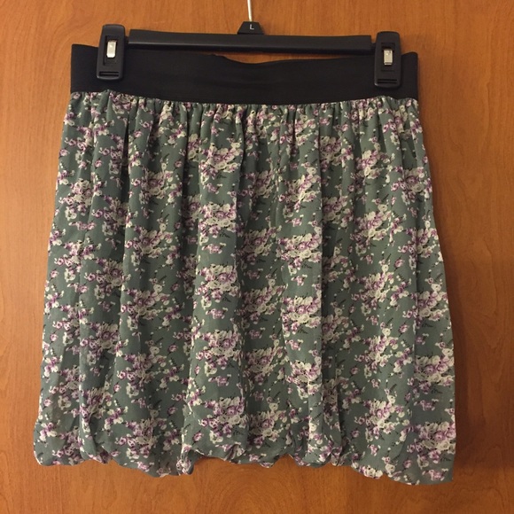 Pretty Forever 21 Lavender Floral Skirt - Picture 1 of 3