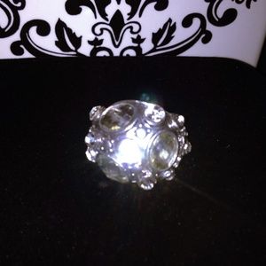 Large accent ring