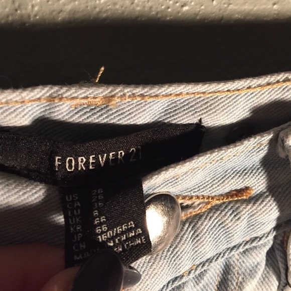 Light High Rise Shorts - Picture 4 of 4