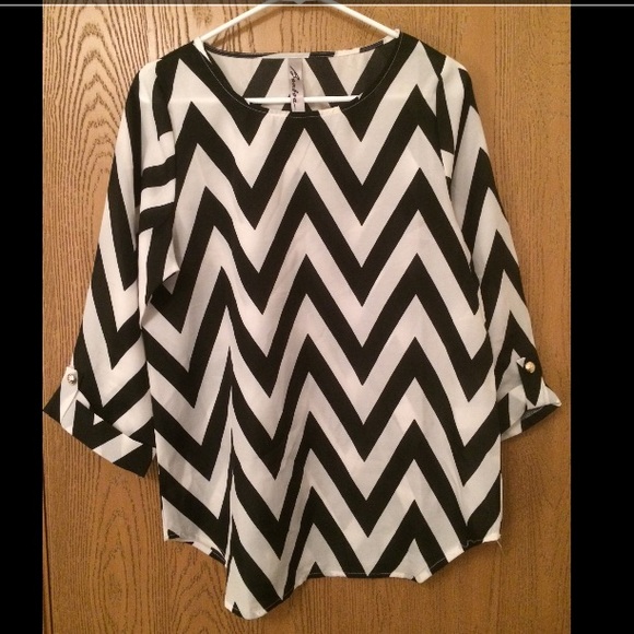 Bamboo 3/4 sleeve chevron blouse