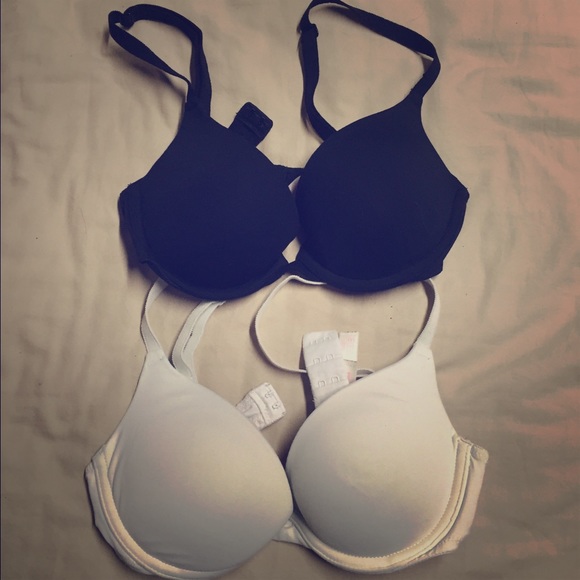 2 Victoria's Secret Pink bras