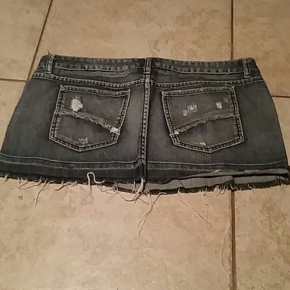 Mini skirt - Picture 2 of 2