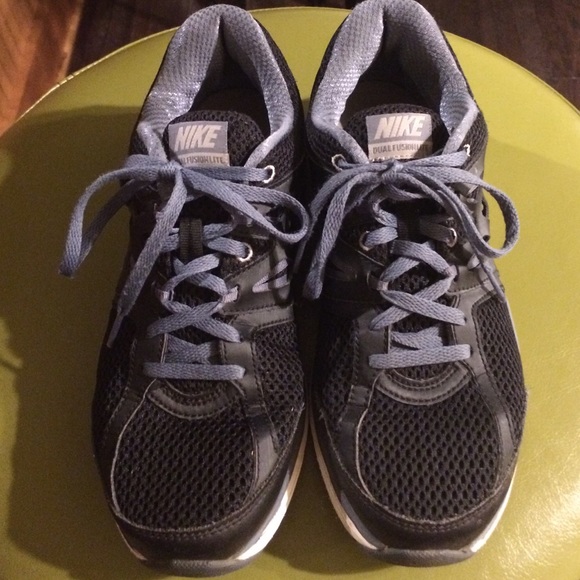 Black Nike Shoes