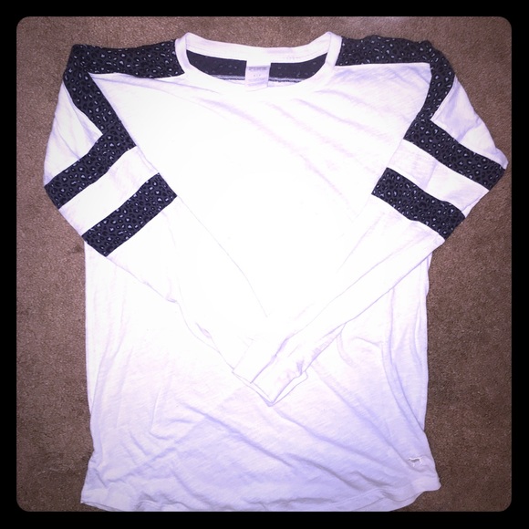 🔴SOLD on Merc🔴vs slouch shirt