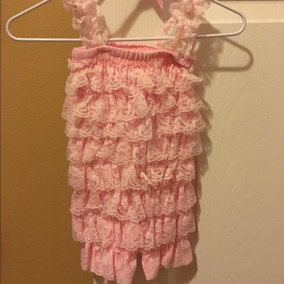 💲SOLD💲lacy romper for infant ~0-3 mnths