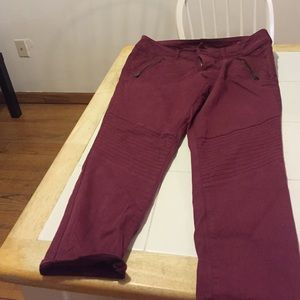 American Eagle Skinny Pants
