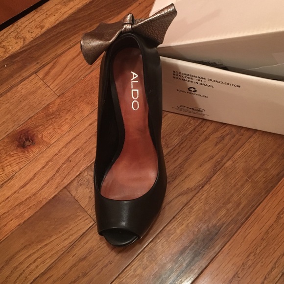 Pumps - Picture 2 of 3