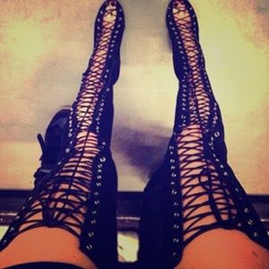 Need to sell 💥💥Lace up thigh high boots