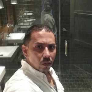 Meet your Posher, Carlos