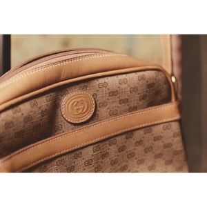 ✖️RESERVED✖️ Vintage Gucci Crossbody