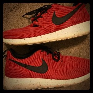 Nike Roshe — Red/Black, size 8