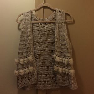 Tan vest with faux fur detail