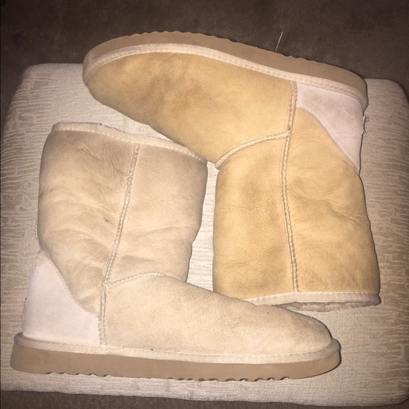 Light Tan UGG Australia Boots