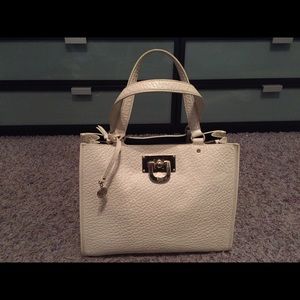 DKNY VANILLA CREAM SATCHEL HAND BAG