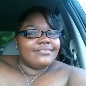 Meet your Posher, Leona