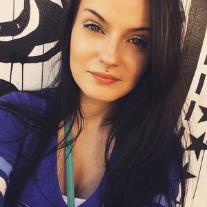 Meet your Posher, Ally