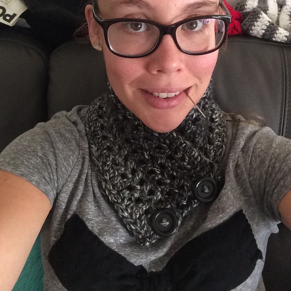 ❤️ HANDMADE ❤️ Buttoned scarves✅ - Picture 3 of 4