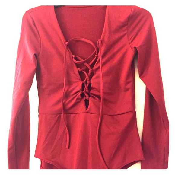 Criss cross body red long sleeve
