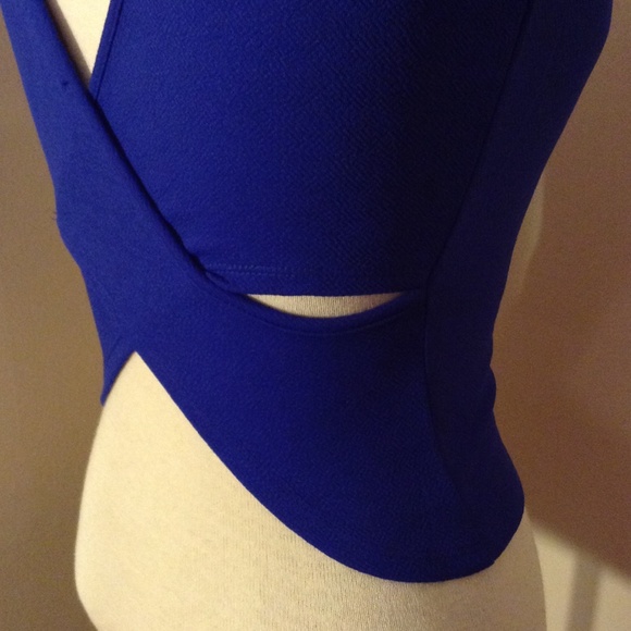 Blue Deep Back Top - Picture 3 of 4