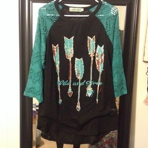 ✨SALE✨"Wild and Free" raglan tee! NWOT